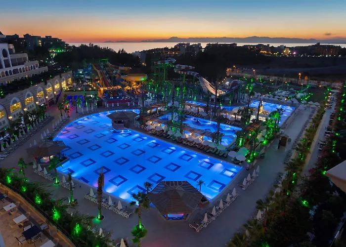 Crystal Sunset Pearl Collection Hotel